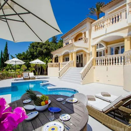 Lavish With Saltwater Pool Villa *